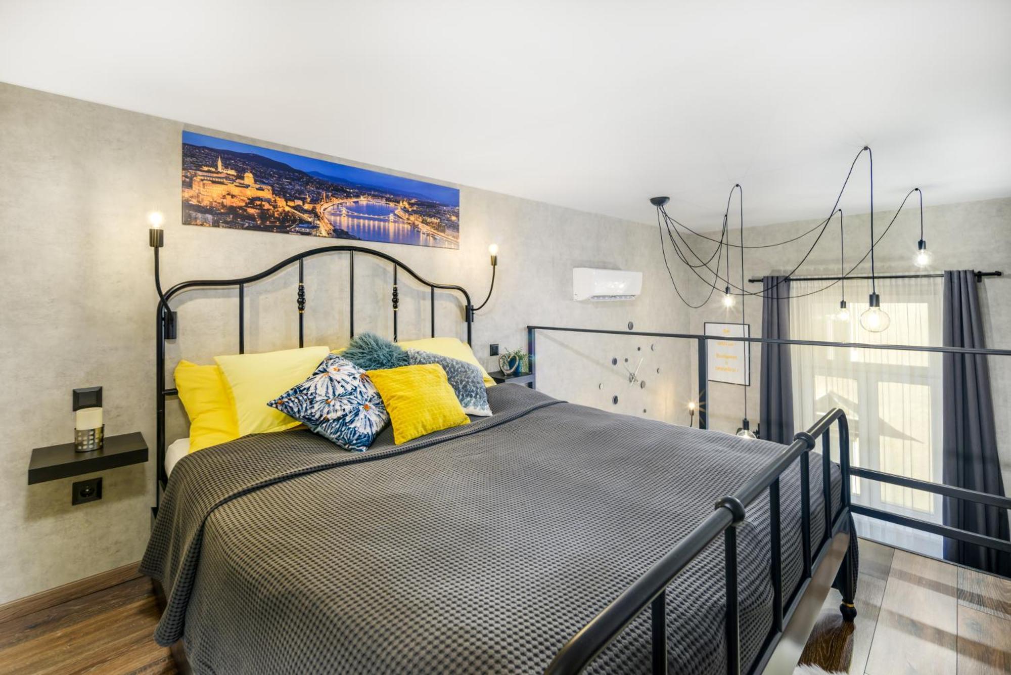 Luxury Apartment In The City Center With Parking Будапеща Екстериор снимка